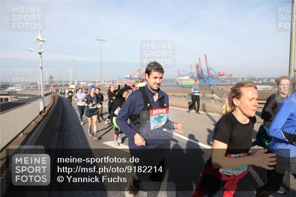 03.10.2025 - Köhlbrandbrückenlauf Yannick Fuchs http://msf.ph/oto/9182214 03.10.2025 08:59:21 Position 2 3780, 3364, 18 meine-sportfotos.de