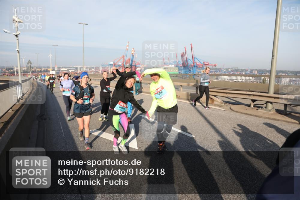 03.10.2025 - Köhlbrandbrückenlauf Yannick Fuchs http://msf.ph/oto/9182218 03.10.2025 08:59:21 Position 2 2419, 2412, 18 meine-sportfotos.de