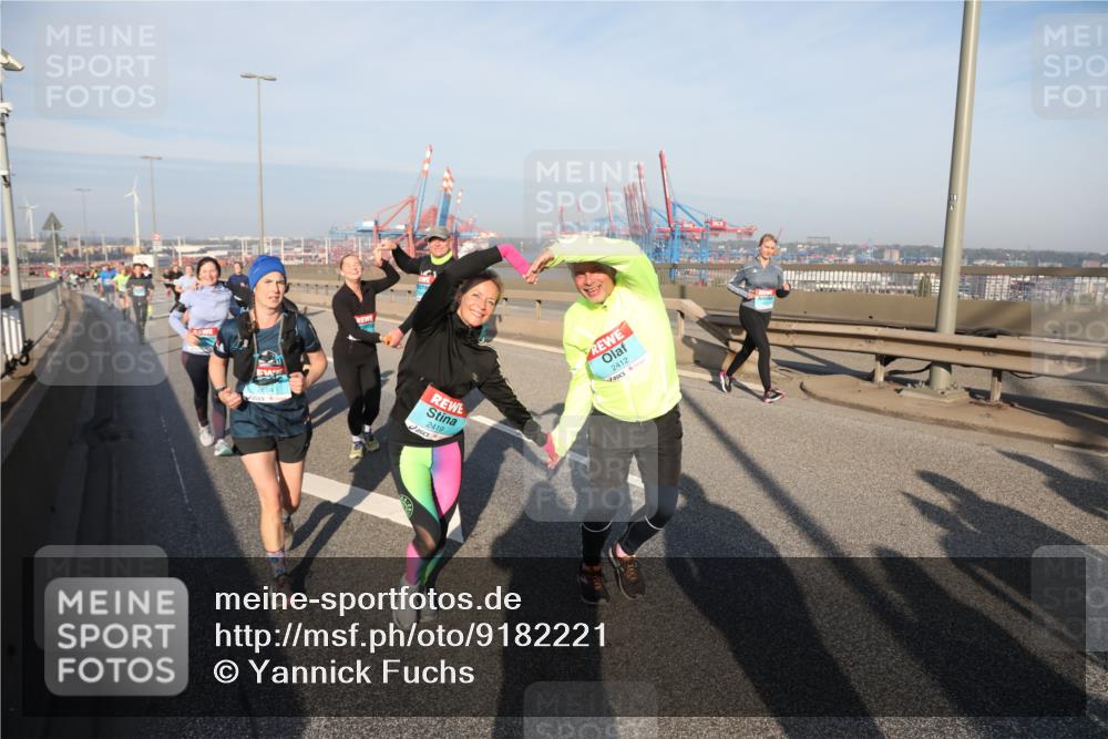 03.10.2025 - Köhlbrandbrückenlauf Yannick Fuchs http://msf.ph/oto/9182221 03.10.2025 08:59:22 Position 2 2654, 2419, 2412 meine-sportfotos.de