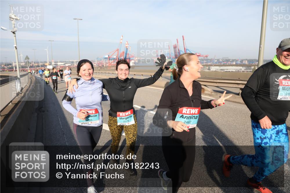 03.10.2025 - Köhlbrandbrückenlauf Yannick Fuchs http://msf.ph/oto/9182243 03.10.2025 08:59:24 Position 2 2265, 2379, 2462, 246 meine-sportfotos.de