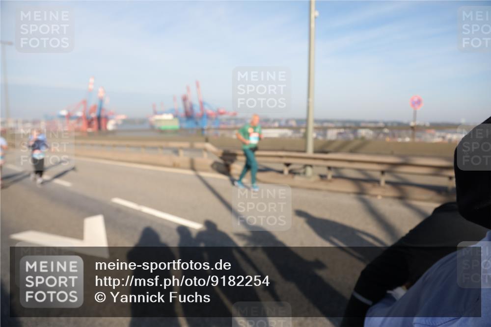 03.10.2025 - Köhlbrandbrückenlauf Yannick Fuchs http://msf.ph/oto/9182254 03.10.2025 08:59:25 Position 2  meine-sportfotos.de