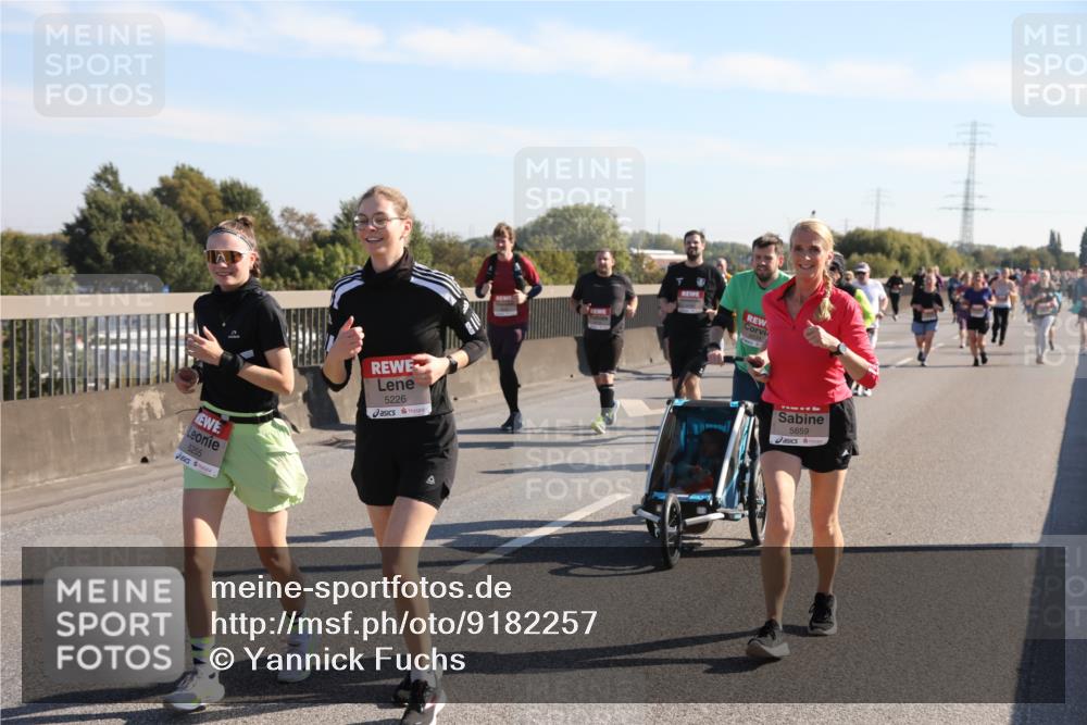 03.10.2025 - Köhlbrandbrückenlauf Yannick Fuchs http://msf.ph/oto/9182257 03.10.2025 11:24:36 Position 3 5255, 5226, 5659 meine-sportfotos.de
