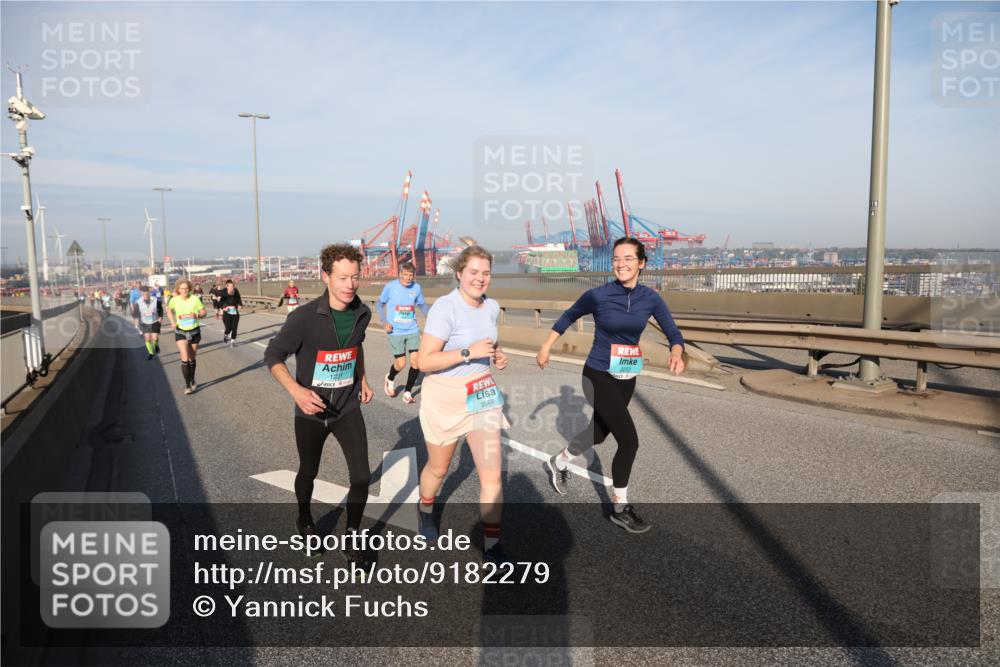 03.10.2025 - Köhlbrandbrückenlauf Yannick Fuchs http://msf.ph/oto/9182279 03.10.2025 08:59:28 Position 2 1221, 2668 meine-sportfotos.de
