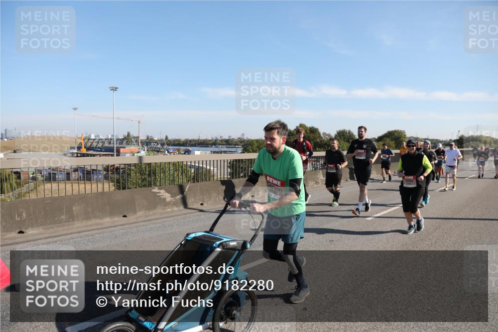 03.10.2025 - Köhlbrandbrückenlauf Yannick Fuchs http://msf.ph/oto/9182280 03.10.2025 11:24:38 Position 3 4239 meine-sportfotos.de