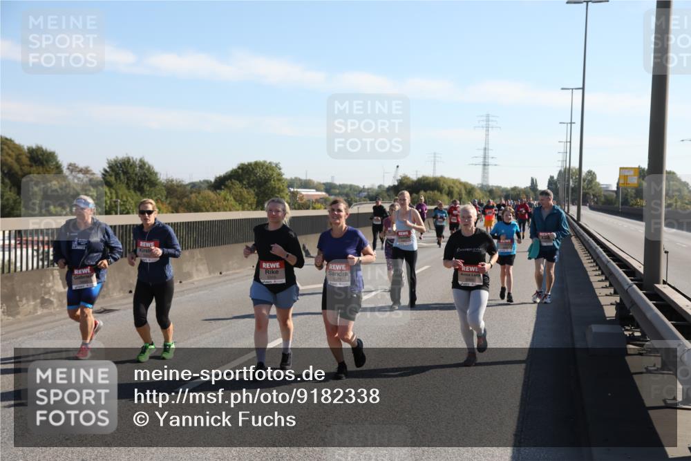 03.10.2025 - Köhlbrandbrückenlauf Yannick Fuchs http://msf.ph/oto/9182338 03.10.2025 11:24:43 Position 3 5310, 5378, 5320 meine-sportfotos.de