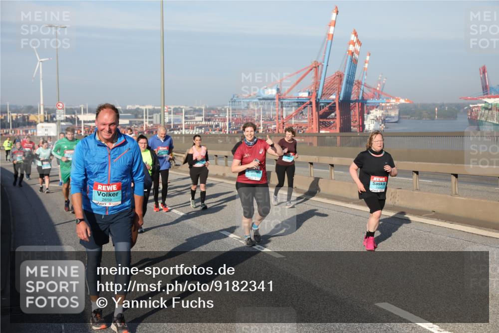 03.10.2025 - Köhlbrandbrückenlauf Yannick Fuchs http://msf.ph/oto/9182341 03.10.2025 08:59:39 Position 2 2659, 2332, 2504 meine-sportfotos.de