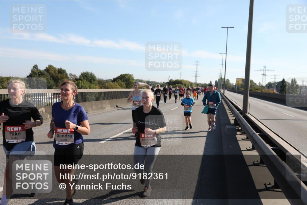 03.10.2025 - Köhlbrandbrückenlauf Yannick Fuchs http://msf.ph/oto/9182361 03.10.2025 11:24:45 Position 3 5310, 5378, 5320 meine-sportfotos.de