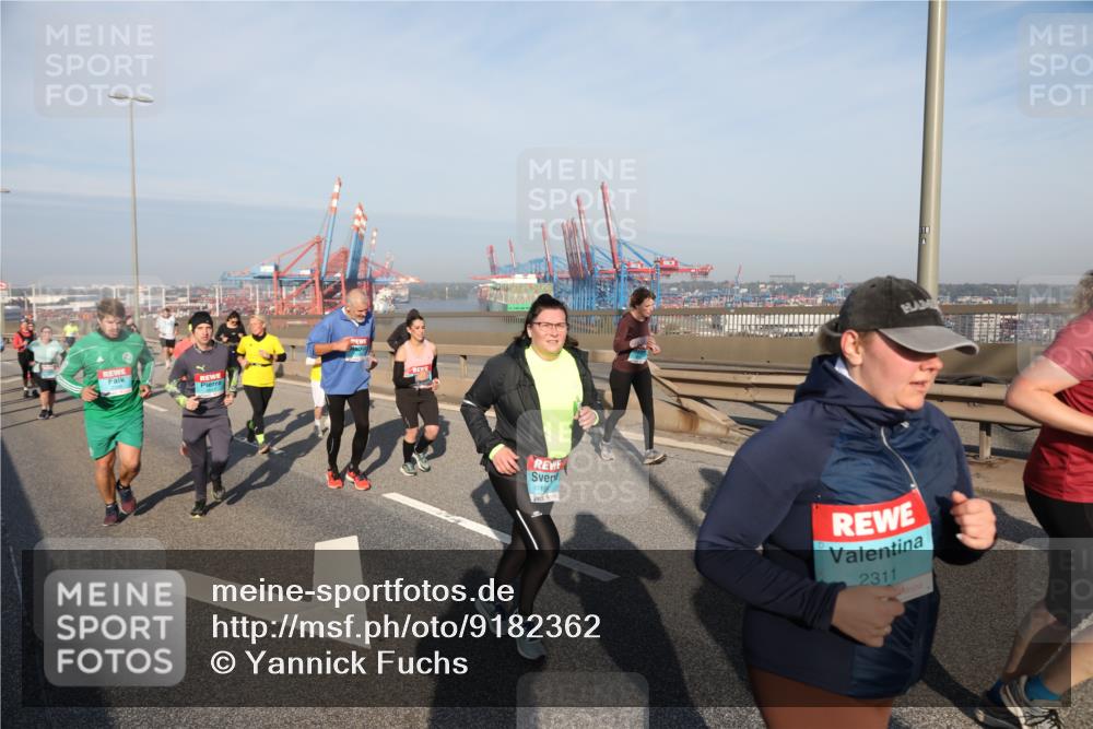 03.10.2025 - Köhlbrandbrückenlauf Yannick Fuchs http://msf.ph/oto/9182362 03.10.2025 08:59:43 Position 2 2311 meine-sportfotos.de