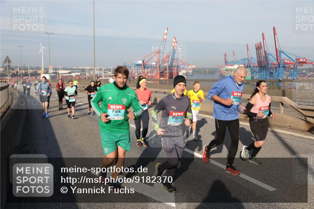 03.10.2025 - Köhlbrandbrückenlauf Yannick Fuchs http://msf.ph/oto/9182370 03.10.2025 08:59:44 Position 2 2398, 3657, 2184 meine-sportfotos.de
