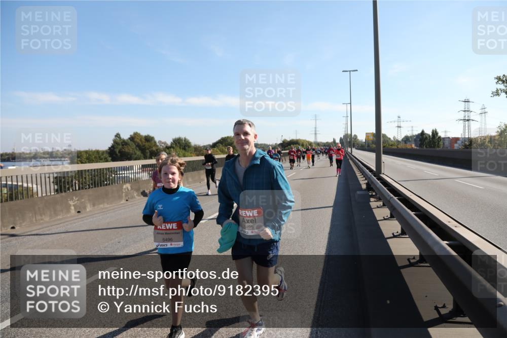 03.10.2025 - Köhlbrandbrückenlauf Yannick Fuchs http://msf.ph/oto/9182395 03.10.2025 11:24:48 Position 3 5496, 5495 meine-sportfotos.de