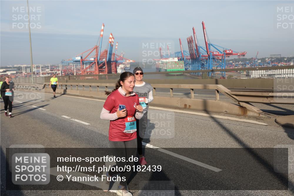 03.10.2025 - Köhlbrandbrückenlauf Yannick Fuchs http://msf.ph/oto/9182439 03.10.2025 08:59:55 Position 2 2465 meine-sportfotos.de