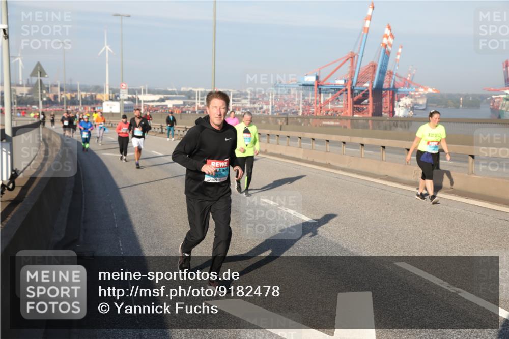03.10.2025 - Köhlbrandbrückenlauf Yannick Fuchs http://msf.ph/oto/9182478 03.10.2025 09:00:03 Position 2 2511 meine-sportfotos.de