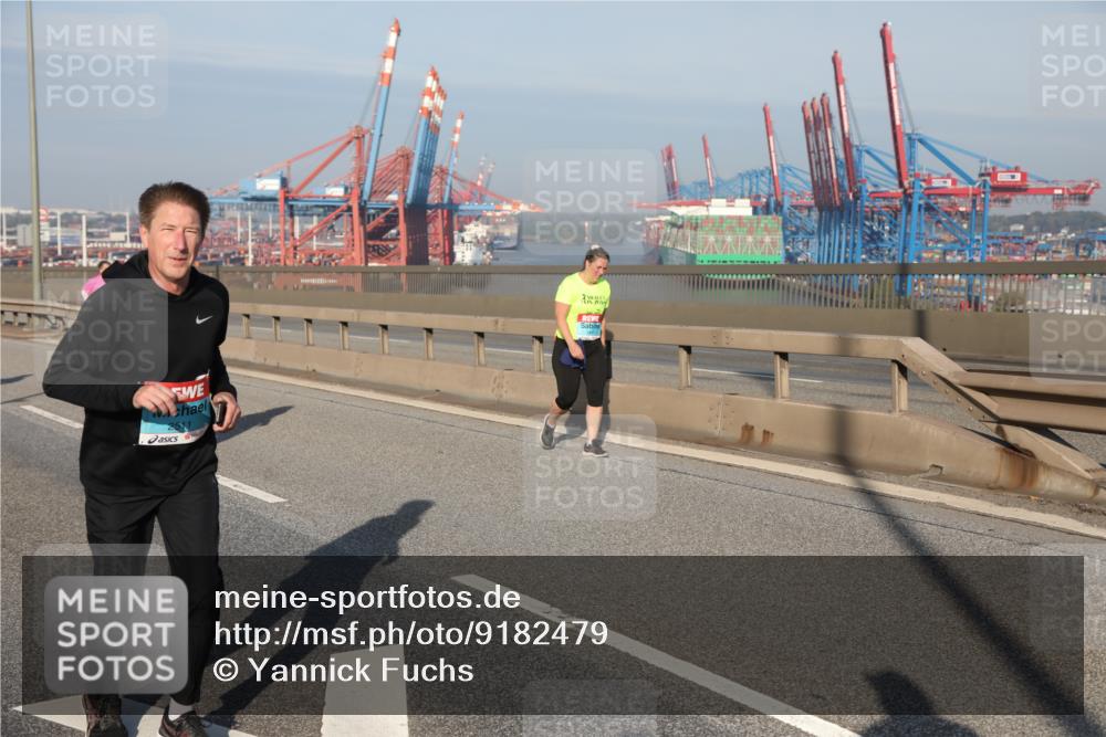 03.10.2025 - Köhlbrandbrückenlauf Yannick Fuchs http://msf.ph/oto/9182479 03.10.2025 09:00:03 Position 2 2511 meine-sportfotos.de