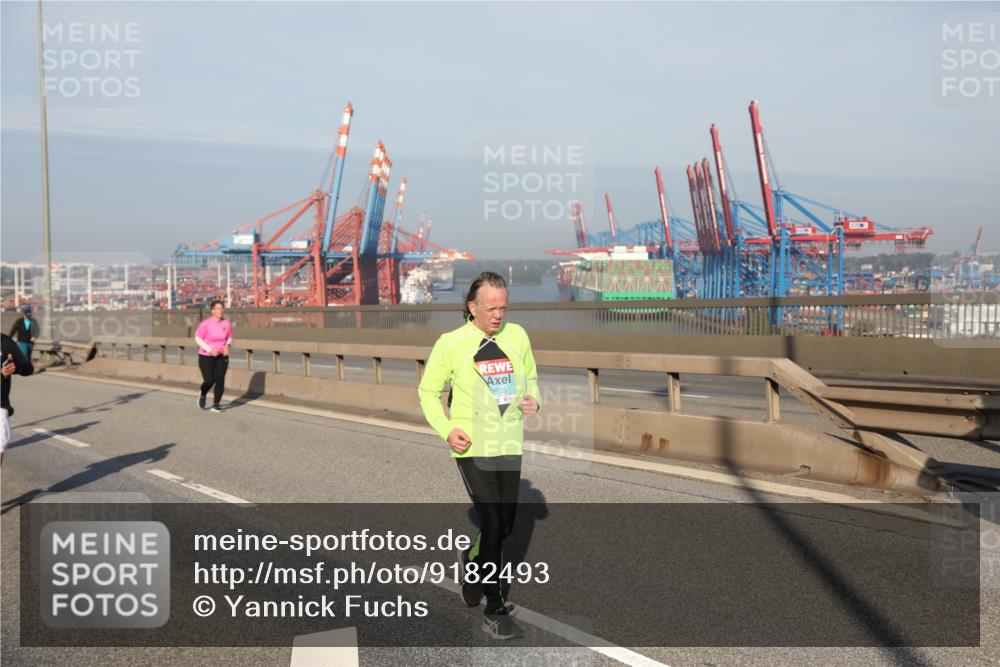 03.10.2025 - Köhlbrandbrückenlauf Yannick Fuchs http://msf.ph/oto/9182493 03.10.2025 09:00:07 Position 2 2505 meine-sportfotos.de
