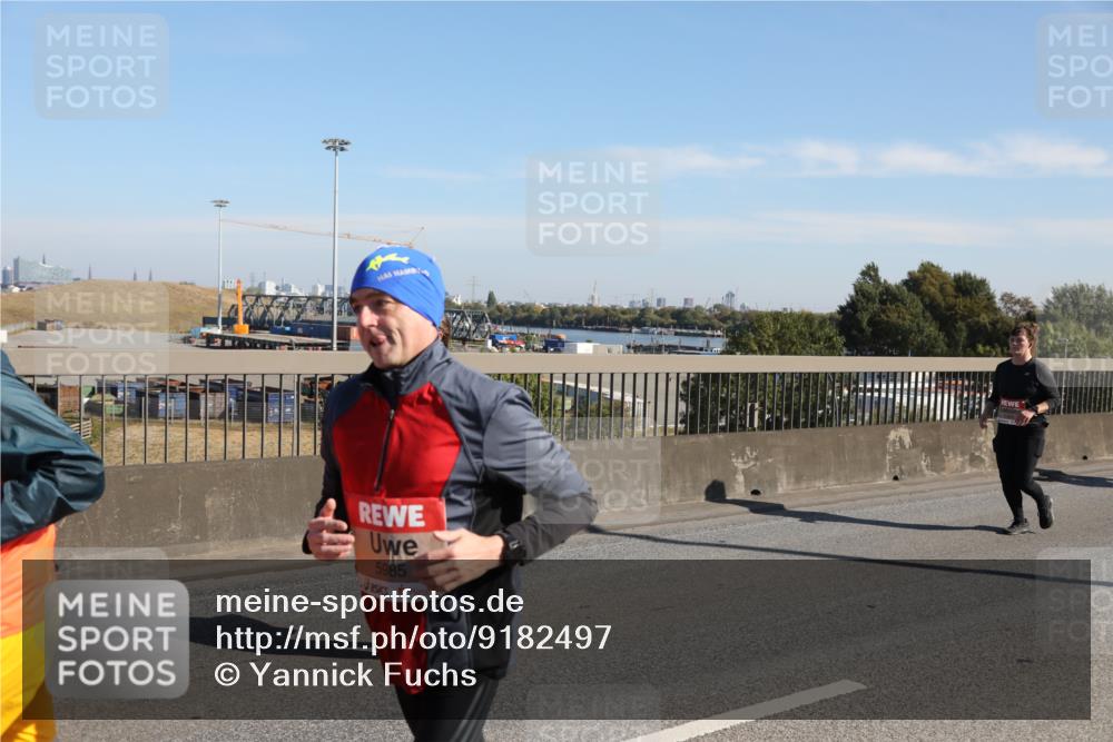 03.10.2025 - Köhlbrandbrückenlauf Yannick Fuchs http://msf.ph/oto/9182497 03.10.2025 11:24:59 Position 3 5985 meine-sportfotos.de