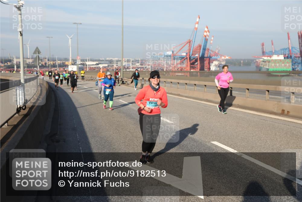 03.10.2025 - Köhlbrandbrückenlauf Yannick Fuchs http://msf.ph/oto/9182513 03.10.2025 09:00:11 Position 2 257 meine-sportfotos.de