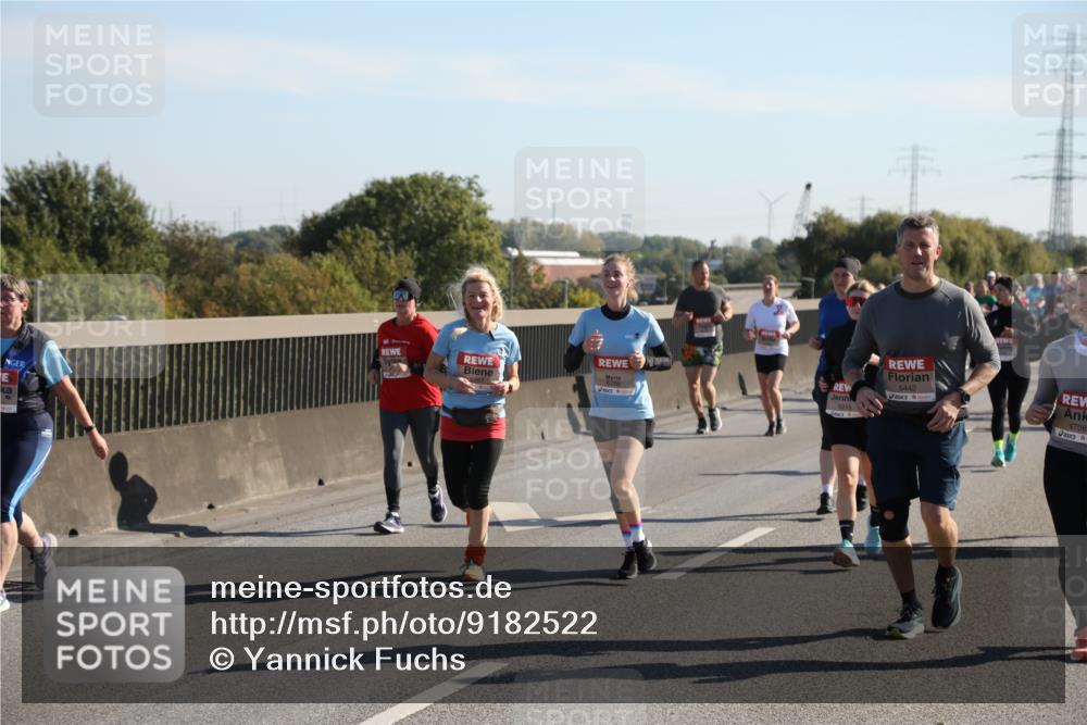 03.10.2025 - Köhlbrandbrückenlauf Yannick Fuchs http://msf.ph/oto/9182522 03.10.2025 11:25:02 Position 3 5215, 5442, 4708 meine-sportfotos.de