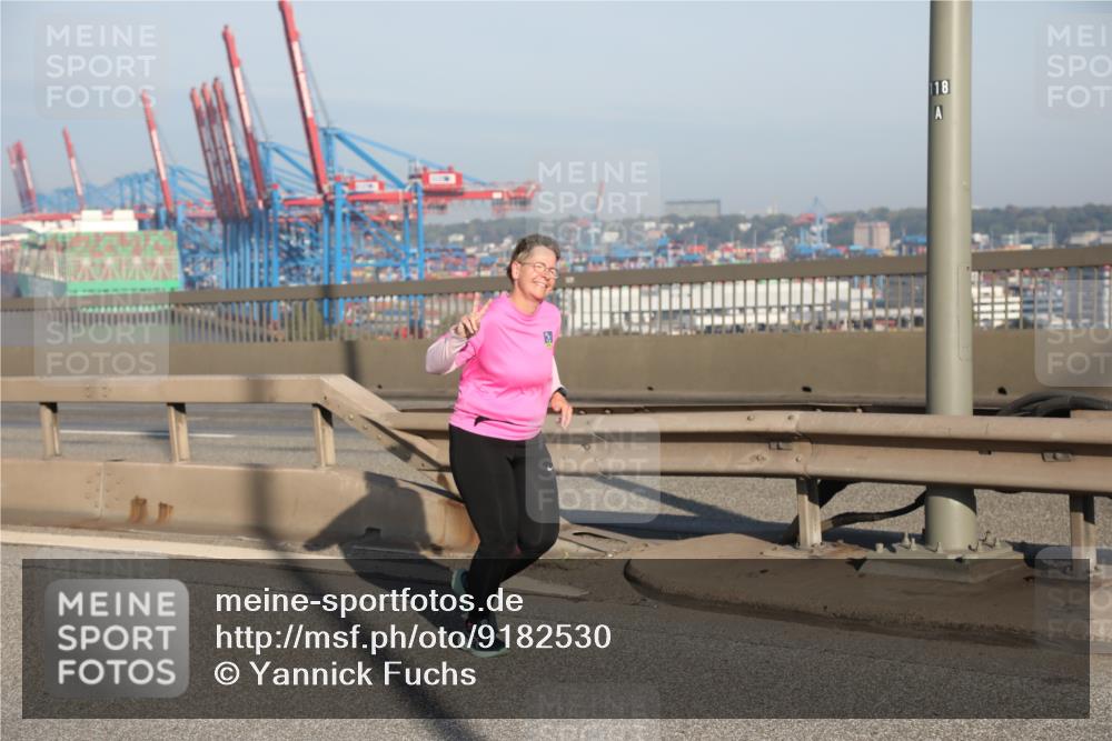 03.10.2025 - Köhlbrandbrückenlauf Yannick Fuchs http://msf.ph/oto/9182530 03.10.2025 09:00:14 Position 2 118 meine-sportfotos.de