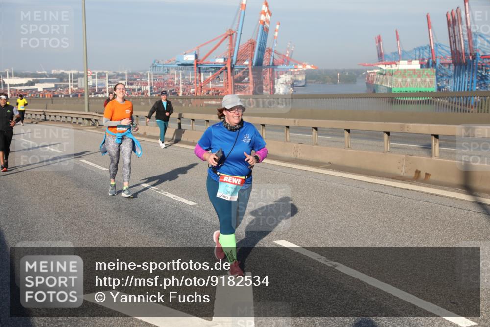 03.10.2025 - Köhlbrandbrückenlauf Yannick Fuchs http://msf.ph/oto/9182534 03.10.2025 09:00:15 Position 2 381 meine-sportfotos.de