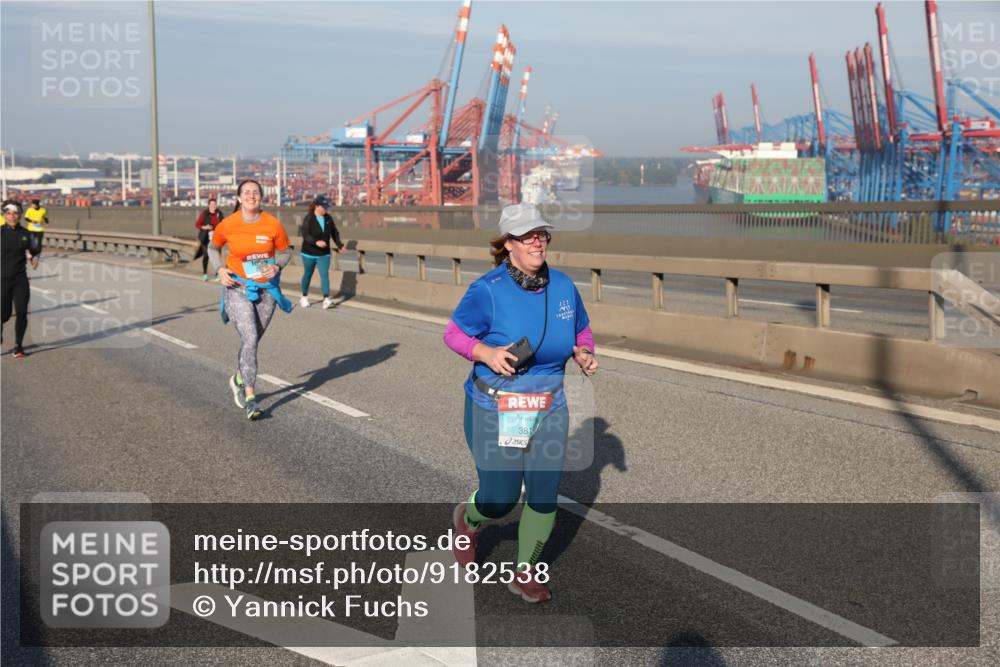 03.10.2025 - Köhlbrandbrückenlauf Yannick Fuchs http://msf.ph/oto/9182538 03.10.2025 09:00:15 Position 2 381 meine-sportfotos.de