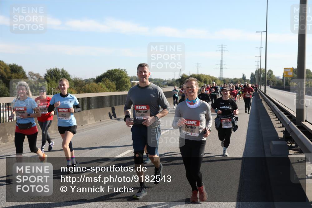 03.10.2025 - Köhlbrandbrückenlauf Yannick Fuchs http://msf.ph/oto/9182543 03.10.2025 11:25:04 Position 3 6736, 5442, 4708 meine-sportfotos.de