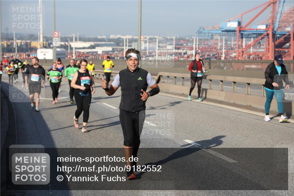 03.10.2025 - Köhlbrandbrückenlauf Yannick Fuchs http://msf.ph/oto/9182552 03.10.2025 09:00:18 Position 2  meine-sportfotos.de