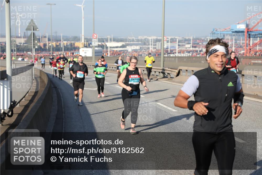 03.10.2025 - Köhlbrandbrückenlauf Yannick Fuchs http://msf.ph/oto/9182562 03.10.2025 09:00:19 Position 2 17293 meine-sportfotos.de