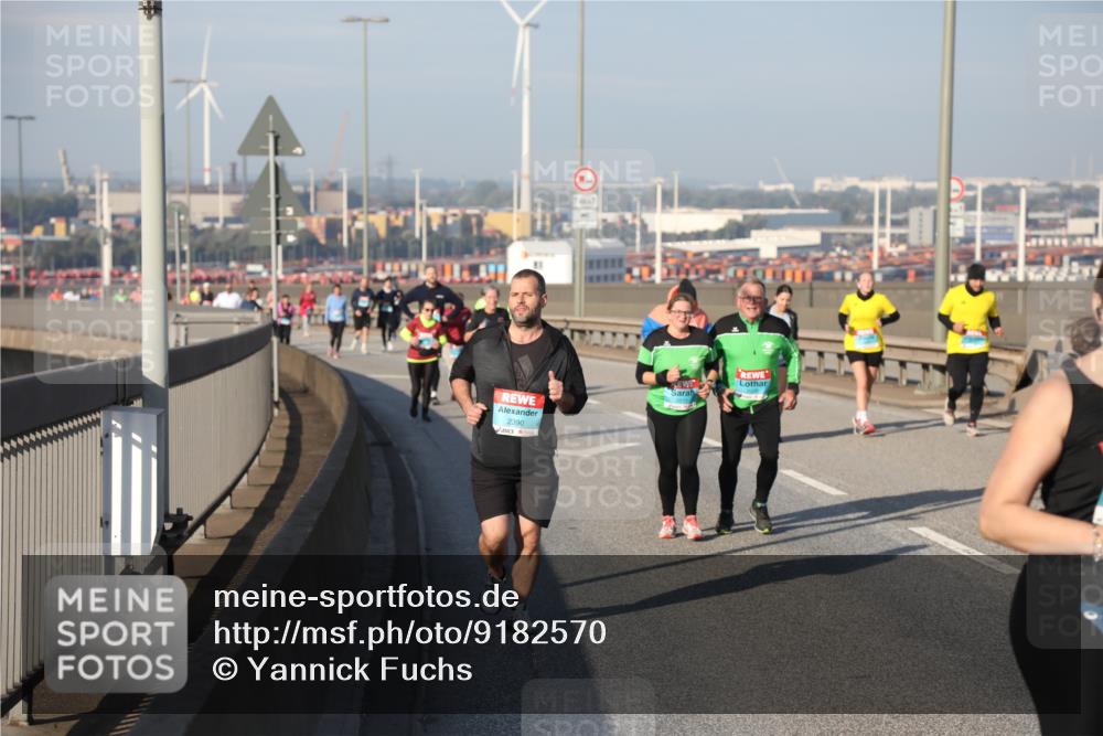 03.10.2025 - Köhlbrandbrückenlauf Yannick Fuchs http://msf.ph/oto/9182570 03.10.2025 09:00:22 Position 2 2390 meine-sportfotos.de