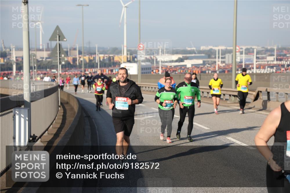 03.10.2025 - Köhlbrandbrückenlauf Yannick Fuchs http://msf.ph/oto/9182572 03.10.2025 09:00:22 Position 2 2390 meine-sportfotos.de