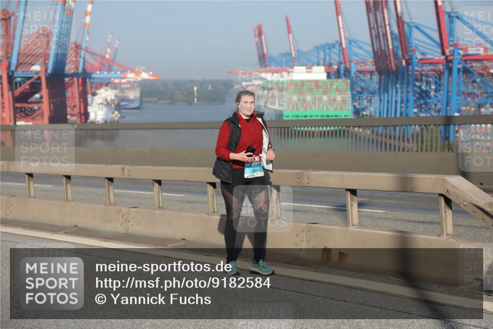 03.10.2025 - Köhlbrandbrückenlauf Yannick Fuchs http://msf.ph/oto/9182584 03.10.2025 09:00:24 Position 2 2344 meine-sportfotos.de