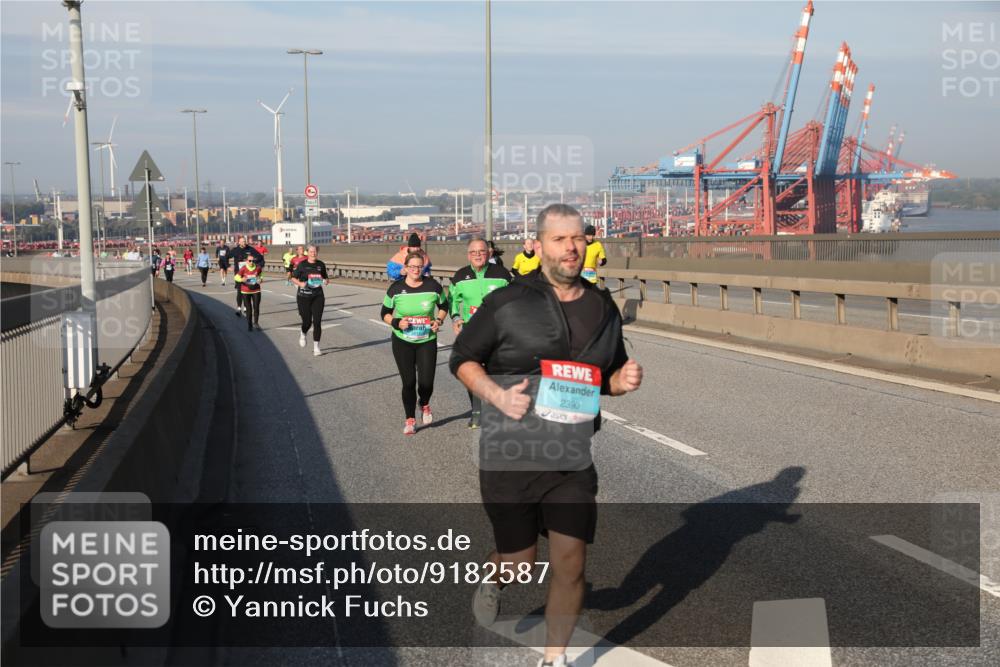 03.10.2025 - Köhlbrandbrückenlauf Yannick Fuchs http://msf.ph/oto/9182587 03.10.2025 09:00:25 Position 2 2390 meine-sportfotos.de