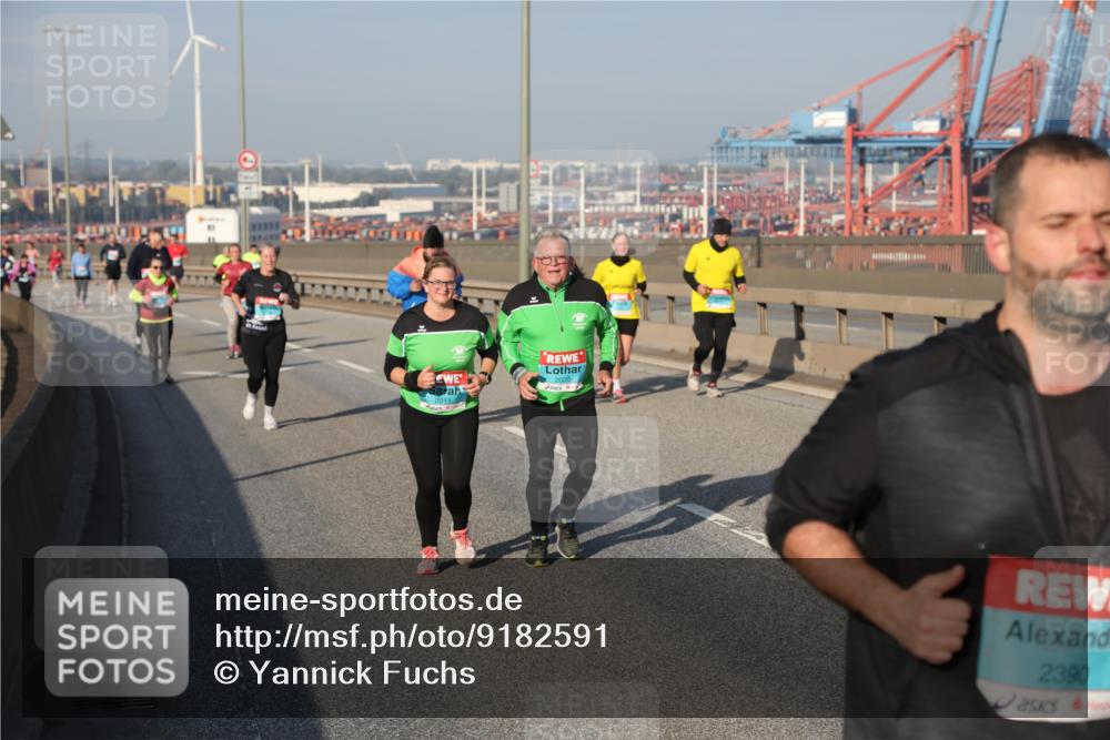 03.10.2025 - Köhlbrandbrückenlauf Yannick Fuchs http://msf.ph/oto/9182591 03.10.2025 09:00:26 Position 2 2011, 2390 meine-sportfotos.de