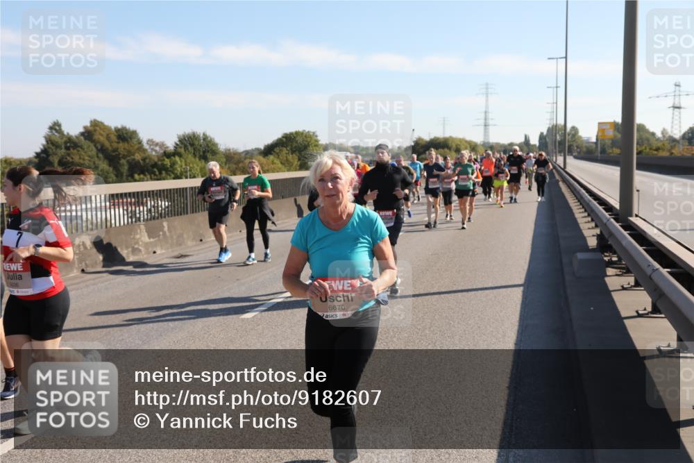 03.10.2025 - Köhlbrandbrückenlauf Yannick Fuchs http://msf.ph/oto/9182607 03.10.2025 11:25:15 Position 3 5036, 6670 meine-sportfotos.de