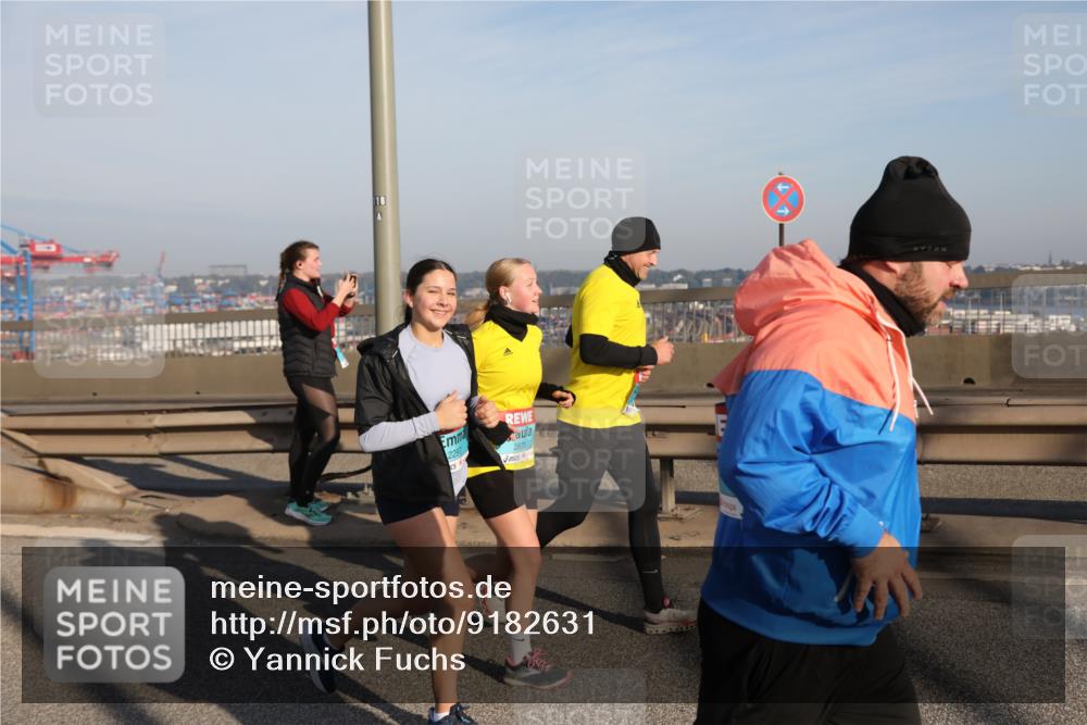 03.10.2025 - Köhlbrandbrückenlauf Yannick Fuchs http://msf.ph/oto/9182631 03.10.2025 09:00:35 Position 2 18, 2291, 2875 meine-sportfotos.de