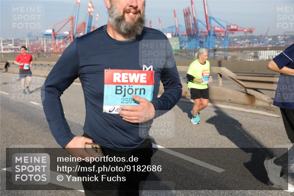 03.10.2025 - Köhlbrandbrückenlauf Yannick Fuchs http://msf.ph/oto/9182686 03.10.2025 09:00:50 Position 2 2595 meine-sportfotos.de
