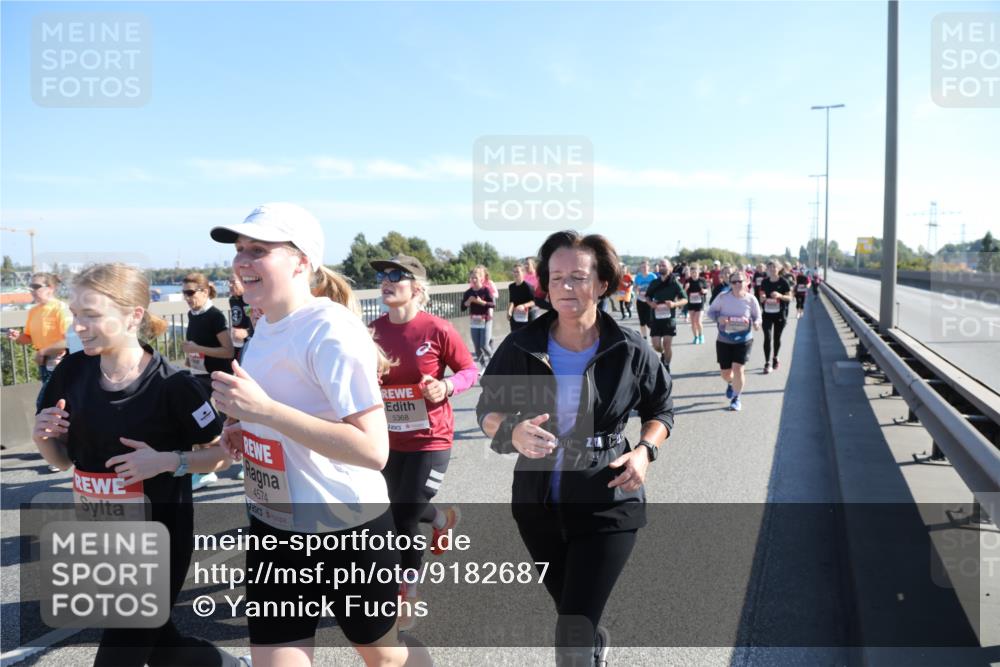 03.10.2025 - Köhlbrandbrückenlauf Yannick Fuchs http://msf.ph/oto/9182687 03.10.2025 11:25:30 Position 3 4575, 4574, 5368, 2 meine-sportfotos.de
