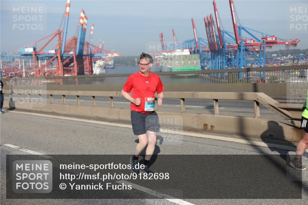 03.10.2025 - Köhlbrandbrückenlauf Yannick Fuchs http://msf.ph/oto/9182698 03.10.2025 09:00:55 Position 2  meine-sportfotos.de