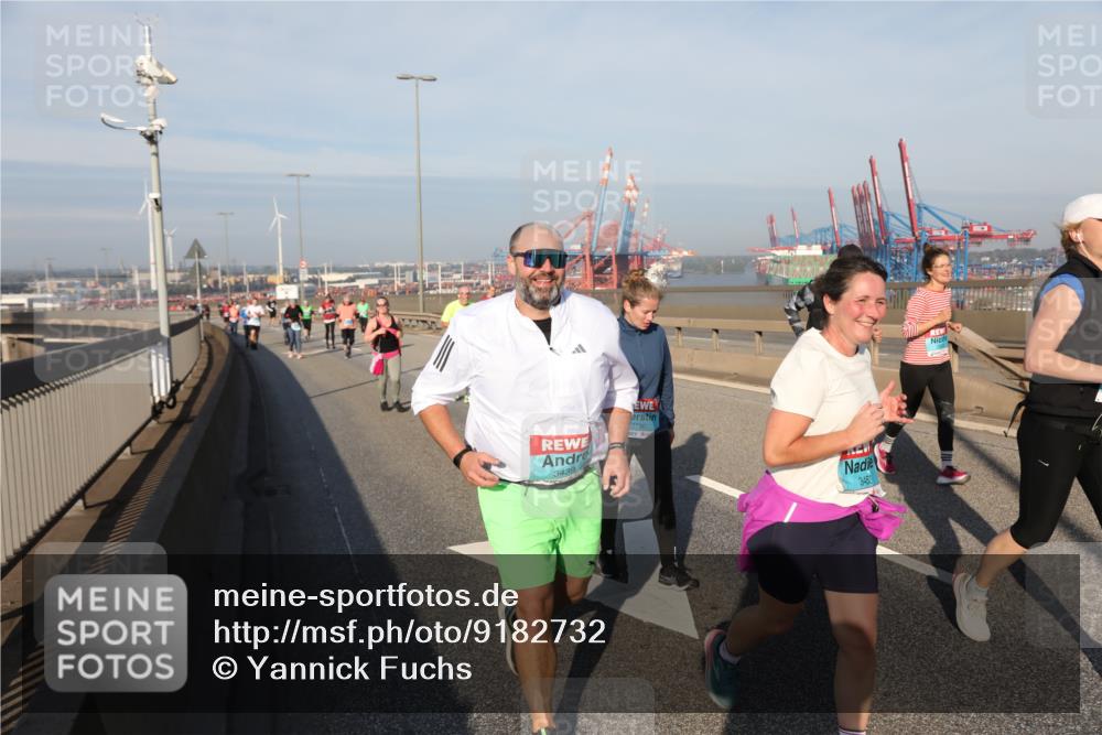 03.10.2025 - Köhlbrandbrückenlauf Yannick Fuchs http://msf.ph/oto/9182732 03.10.2025 09:01:07 Position 2 3439, 2780, 3453 meine-sportfotos.de