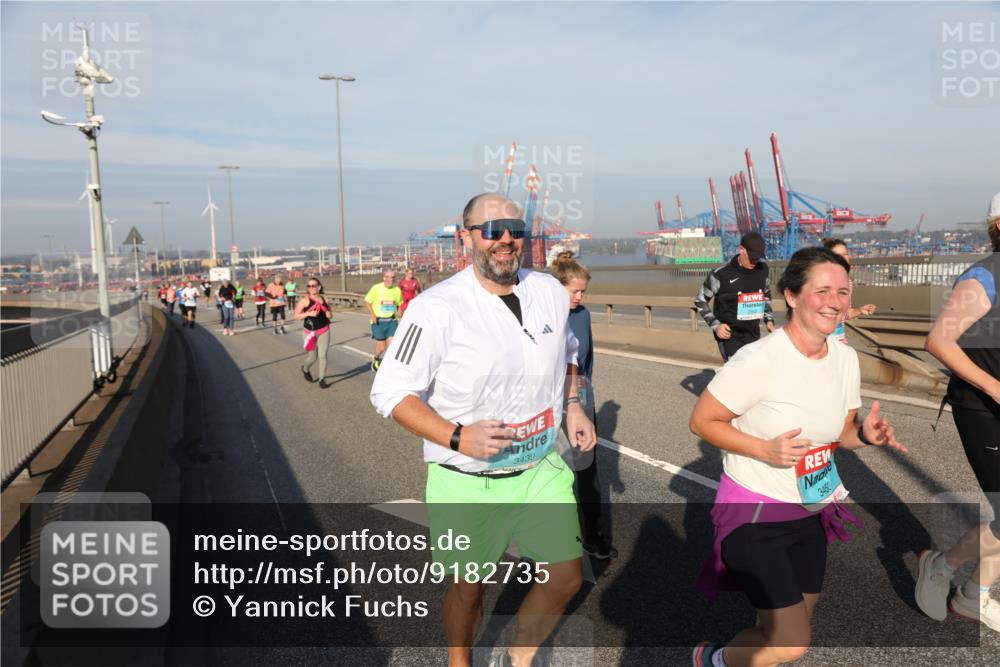 03.10.2025 - Köhlbrandbrückenlauf Yannick Fuchs http://msf.ph/oto/9182735 03.10.2025 09:01:07 Position 2 3439, 3453 meine-sportfotos.de