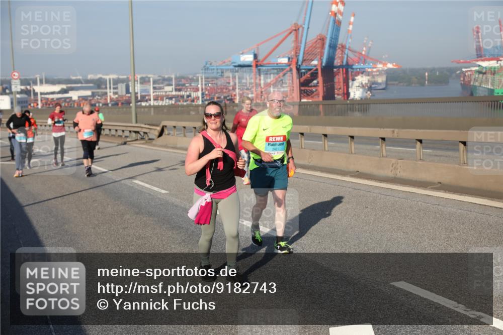 03.10.2025 - Köhlbrandbrückenlauf Yannick Fuchs http://msf.ph/oto/9182743 03.10.2025 09:01:10 Position 2 2427 meine-sportfotos.de