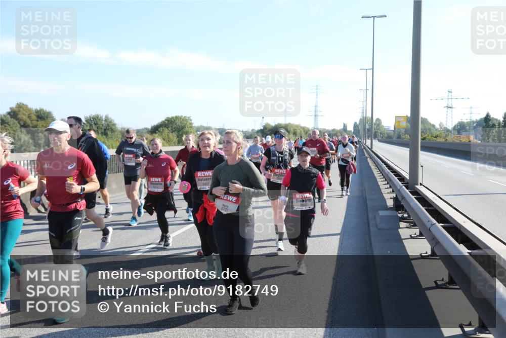 03.10.2025 - Köhlbrandbrückenlauf Yannick Fuchs http://msf.ph/oto/9182749 03.10.2025 11:25:37 Position 3 5497, 6731, 5633 meine-sportfotos.de