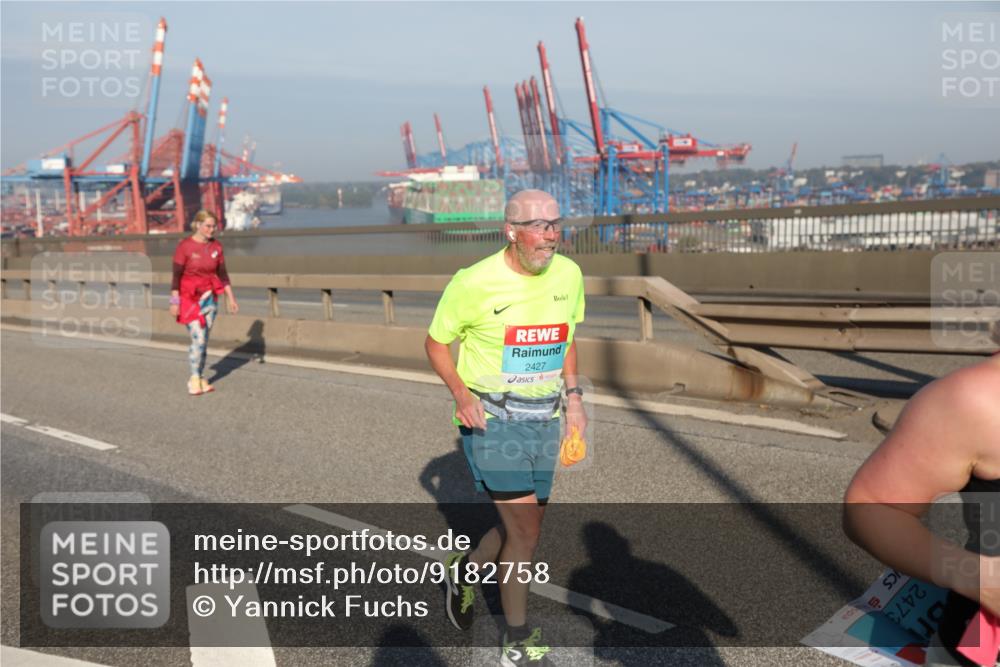 03.10.2025 - Köhlbrandbrückenlauf Yannick Fuchs http://msf.ph/oto/9182758 03.10.2025 09:01:12 Position 2 2427, 2473 meine-sportfotos.de