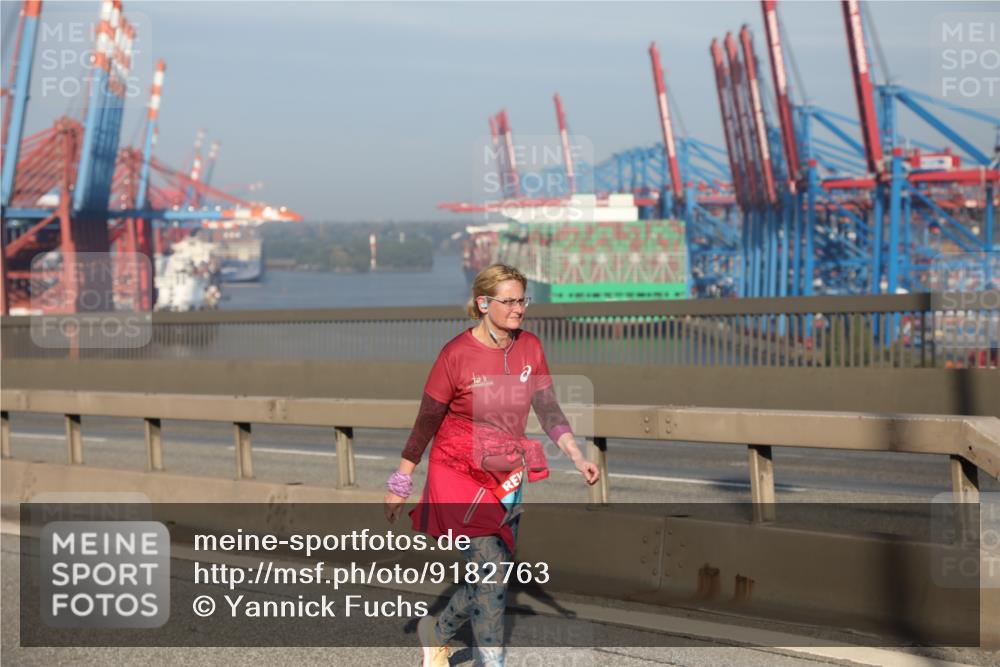 03.10.2025 - Köhlbrandbrückenlauf Yannick Fuchs http://msf.ph/oto/9182763 03.10.2025 09:01:14 Position 2  meine-sportfotos.de