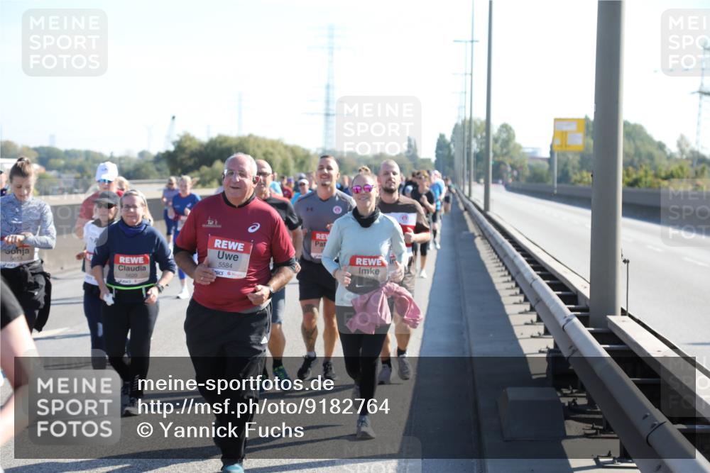 03.10.2025 - Köhlbrandbrückenlauf Yannick Fuchs http://msf.ph/oto/9182764 03.10.2025 11:25:39 Position 3 5613, 5620, 5584 meine-sportfotos.de