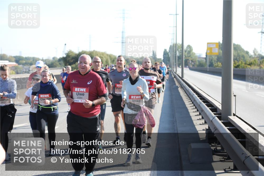 03.10.2025 - Köhlbrandbrückenlauf Yannick Fuchs http://msf.ph/oto/9182765 03.10.2025 11:25:40 Position 3 5613, 5584, 5292 meine-sportfotos.de