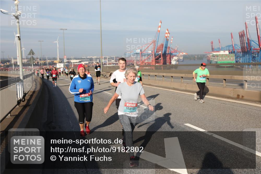 03.10.2025 - Köhlbrandbrückenlauf Yannick Fuchs http://msf.ph/oto/9182802 03.10.2025 09:01:22 Position 2 3298 meine-sportfotos.de