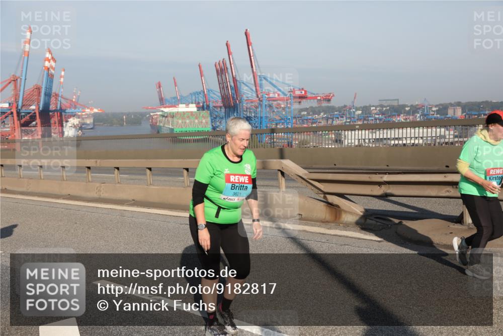 03.10.2025 - Köhlbrandbrückenlauf Yannick Fuchs http://msf.ph/oto/9182817 03.10.2025 09:01:26 Position 2 3621 meine-sportfotos.de