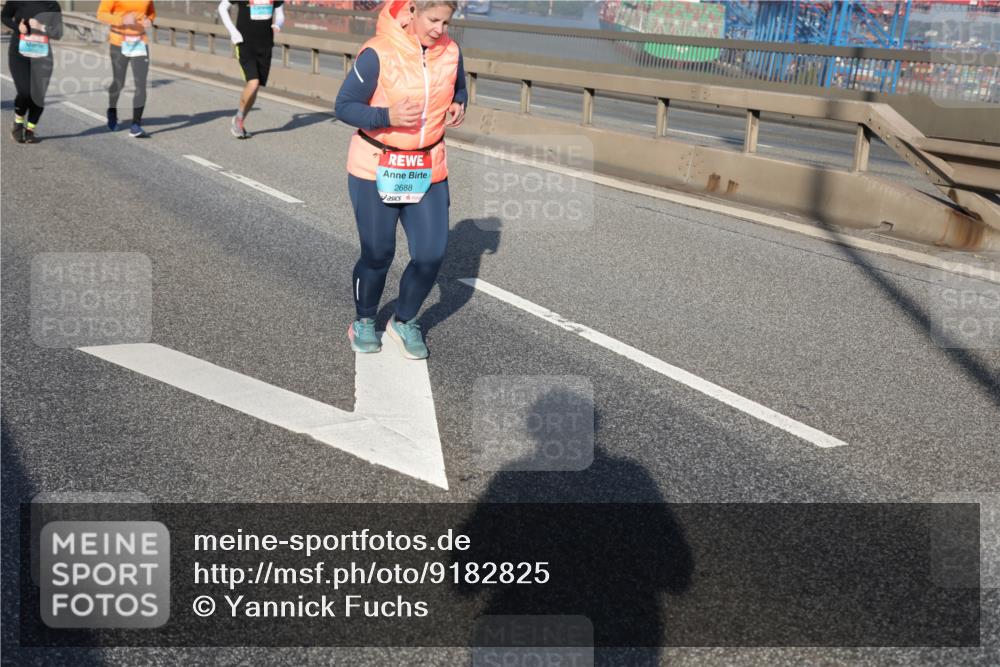 03.10.2025 - Köhlbrandbrückenlauf Yannick Fuchs http://msf.ph/oto/9182825 03.10.2025 09:01:27 Position 2 2688 meine-sportfotos.de