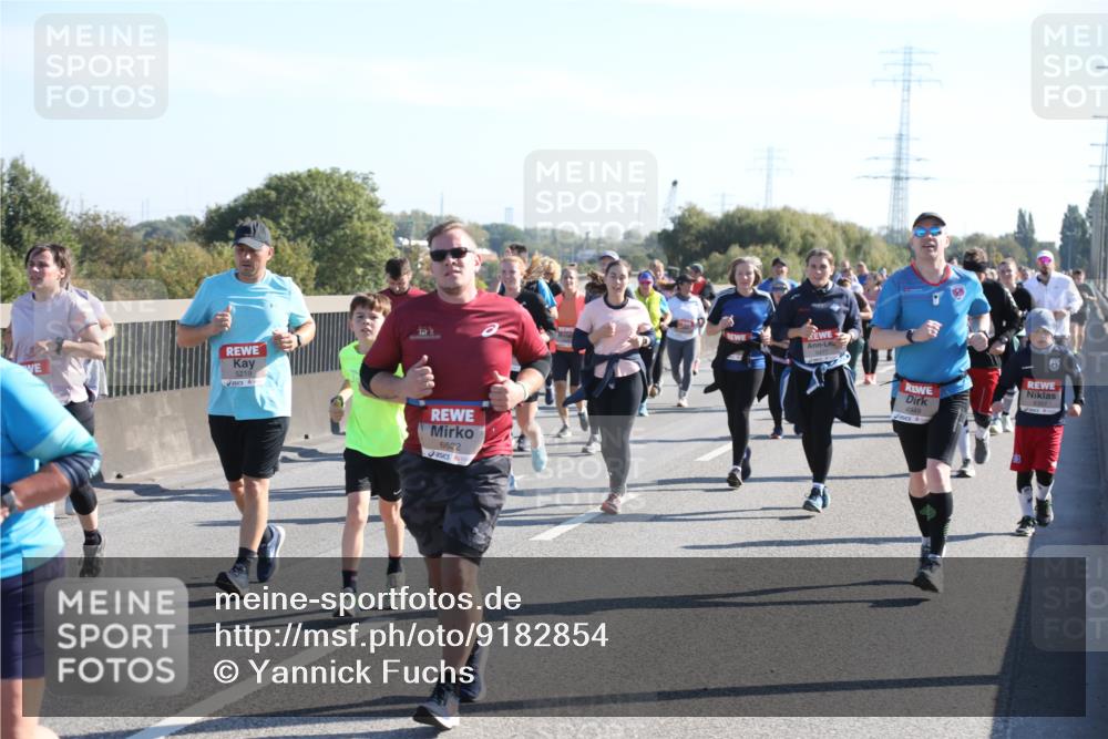 03.10.2025 - Köhlbrandbrückenlauf Yannick Fuchs http://msf.ph/oto/9182854 03.10.2025 11:25:50 Position 3 5219, 6522, 4949, 6357 meine-sportfotos.de