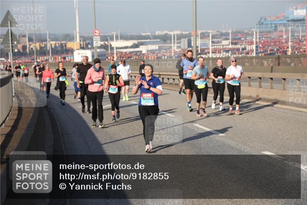 03.10.2025 - Köhlbrandbrückenlauf Yannick Fuchs http://msf.ph/oto/9182855 03.10.2025 09:01:34 Position 2 1011, 2474 meine-sportfotos.de